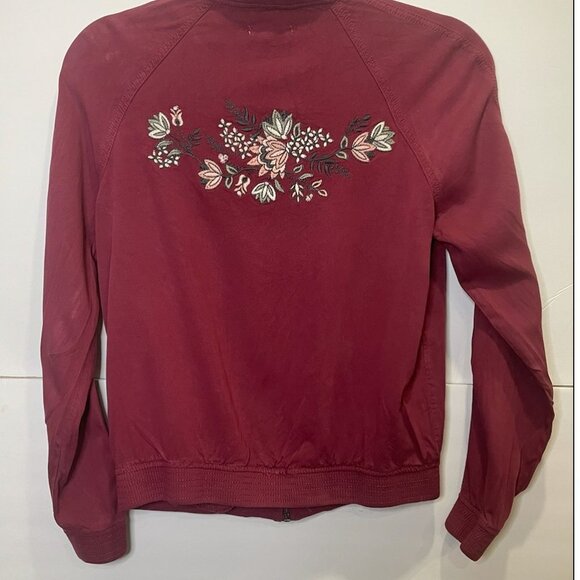 Maurices Light Spring Zipper Jacket/Floral Embroidery Size: Small - Picture 3 of 5